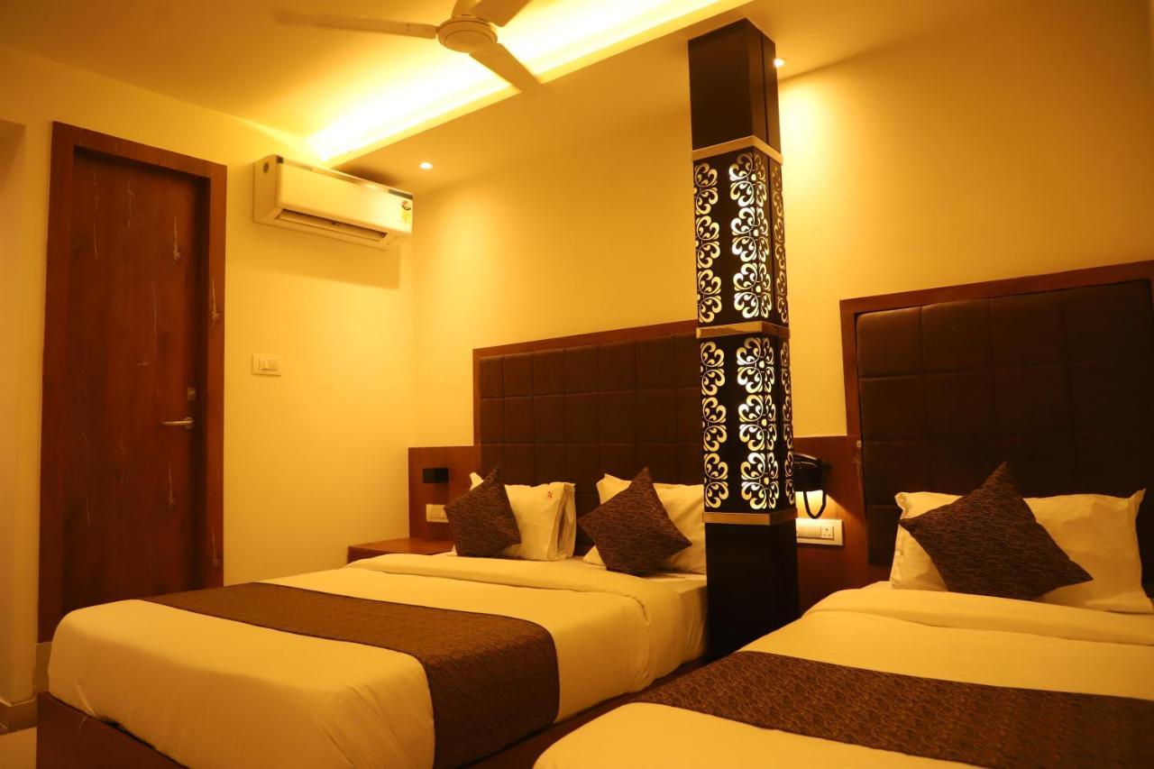 Hotel Sai Pritam Мумбаи Экстерьер фото